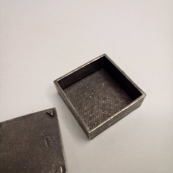 Metal Trinket Box Raised 3D Flower Silver 2.25" - Picture 7 of 11